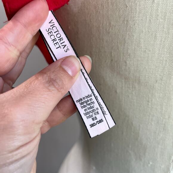 Victoria’s Secret Bra 38D Body by Victoria Lined Demi Red Push Up Lace Underwire - Picture 6 of 8